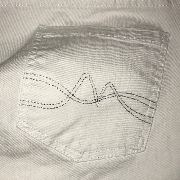 Capris - Picture 3 of 4